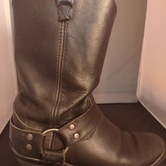 Black Leather Boots - Picture 6 of 9